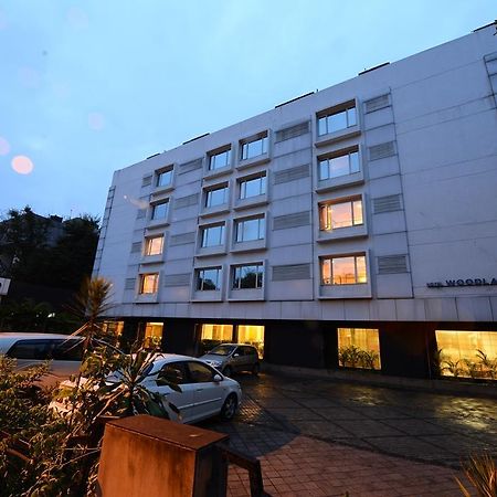 Hotel Woodland Pune Exteriör bild