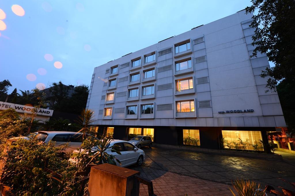 Hotel Woodland Pune Exteriör bild