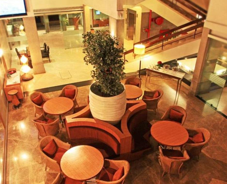 Hotel Woodland Pune Exteriör bild