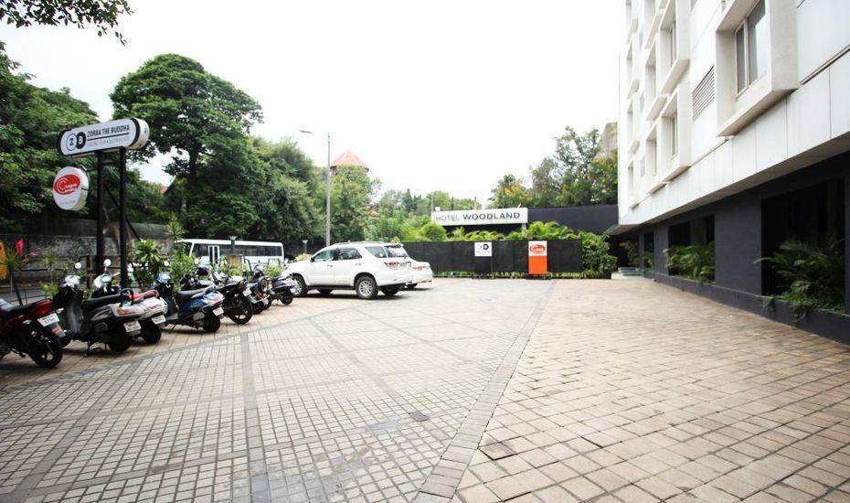 Hotel Woodland Pune Exteriör bild