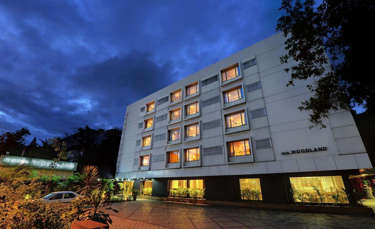 Hotel Woodland Pune Exteriör bild
